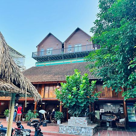 Odyssey Hostel, Tours & Motorbikes Rental Ha Giang Exterior foto