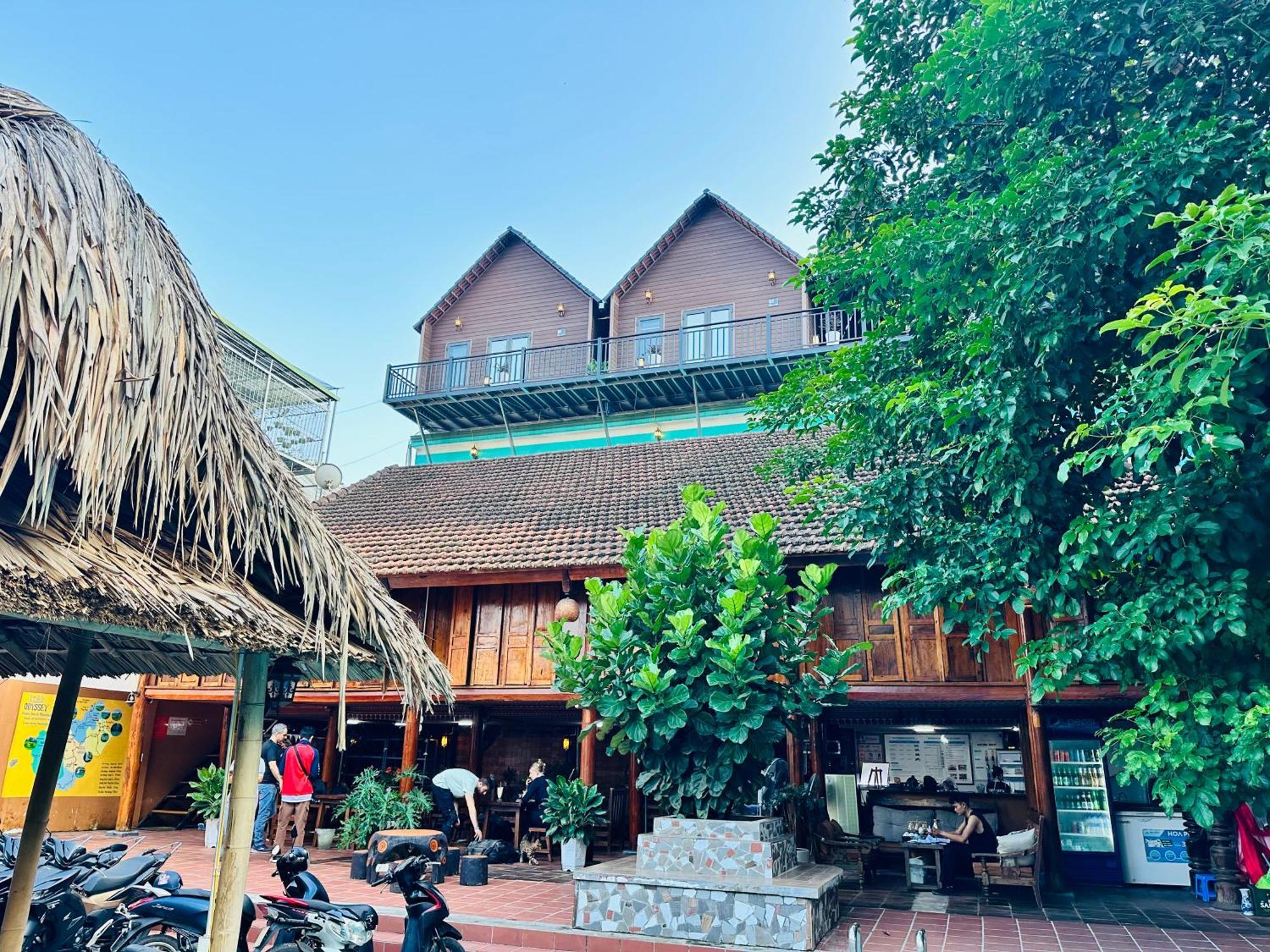 Odyssey Hostel, Tours & Motorbikes Rental Ha Giang Exterior foto